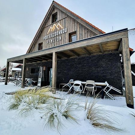 Penzion A Restaurace Pod Sjezdovkou Cenkovice Exterior photo